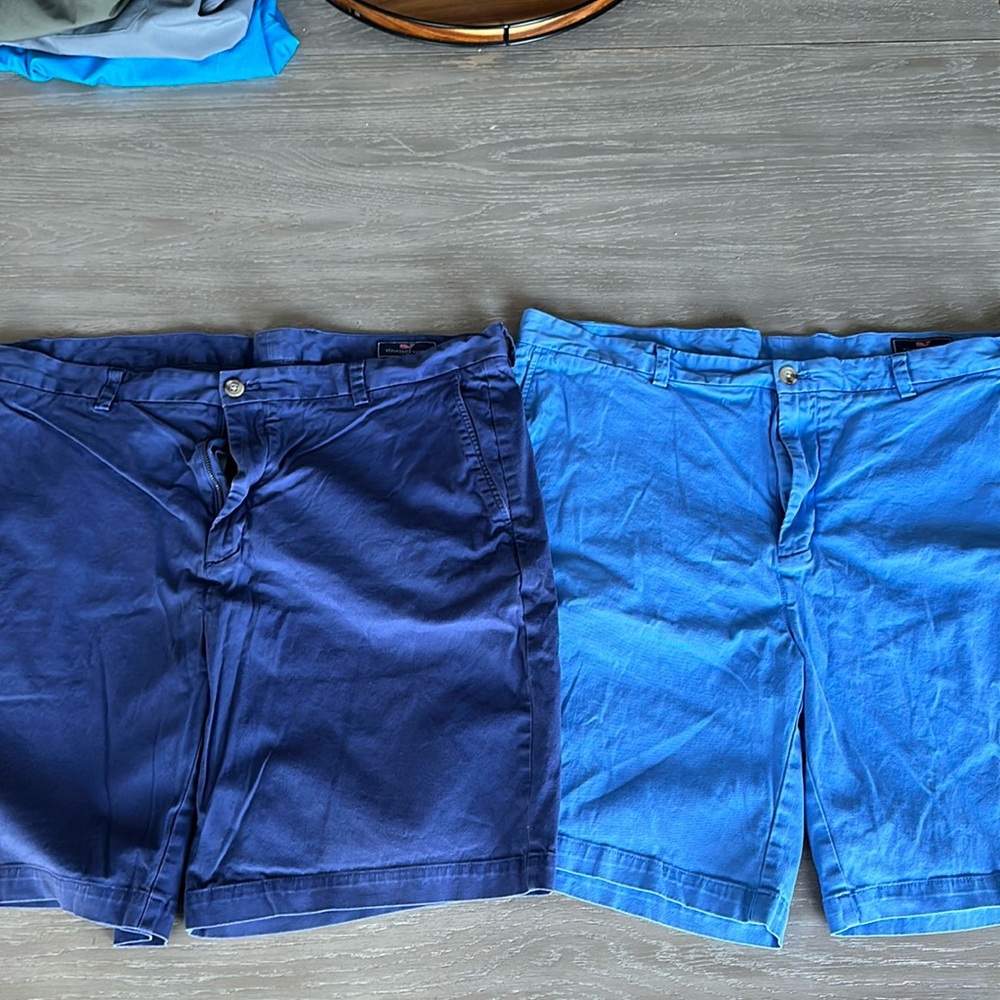 2 Vineyard vines men’s size 40 shorts in great condition